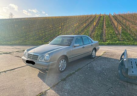 Mercedes-Benz 280 , 1 Hand, Garagenwagen, sehr gepflegt