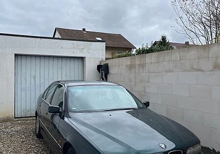 BMW 528i Auto