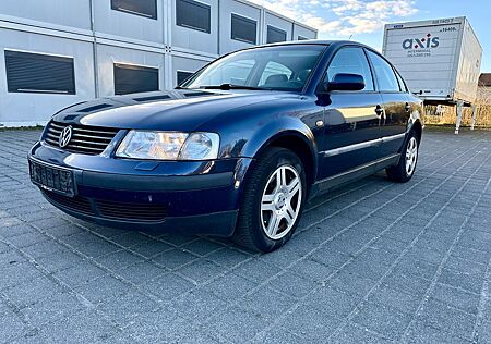 VW Passat Volkswagen VR5 LEDER / KLIMA / Tüv 02/26