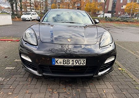 Porsche Panamera 3.0 Diesel GTS Platinum Edition