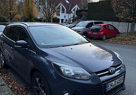 Ford Focus 1,6 Ti-VCT 92kW Champions Edit. Turnie...