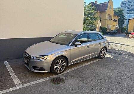 Audi A3 1.4 TFSI S tronic Sportback | 8-fach bereift