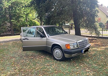 Mercedes-Benz 190
