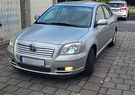 Toyota Avensis Executive 2,2-l-D-CAT Executive