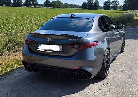 Alfa Romeo Giulia Quadrifoglio 2.9 V6 Bi-Turbo 375 kW AT8
