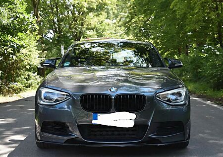 BMW M135i mit M-Power Abgasanlage