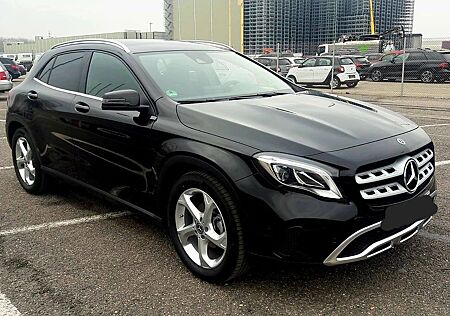 Mercedes-Benz GLA 180 Urban