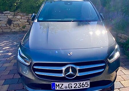Mercedes-Benz B 180 - mountaingrey