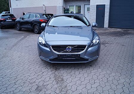 Volvo V40 Kinetic Klima Tempomat SHZ PDC AHK Euro 6