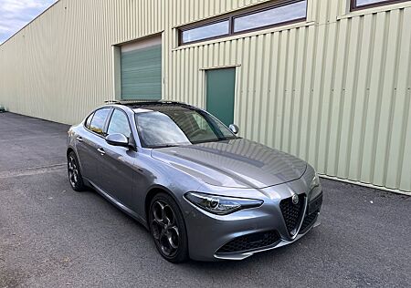 Alfa Romeo Giulia 2.0 Turbo AT8 Sprint 300ps !Scheckheft!