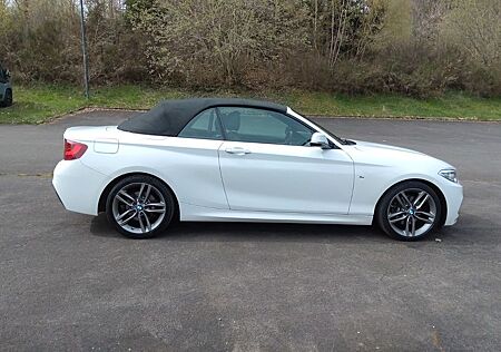 BMW 220d Cabrio Sport-Aut. M Sport/Xenon/Navi/HIFI