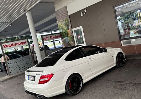 Mercedes-Benz C 63 AMG Coupé Autom. AMG