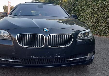 BMW 525d xDrive Touring -HuD-8gang-softclose-217Tk