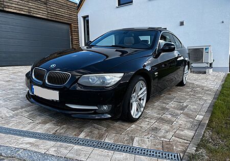 BMW 330d xDrive Coupé - Leder/Navi/Scheckheft/Harman