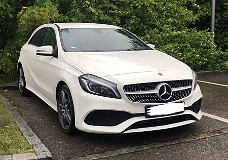 Mercedes-Benz A 180 AMG Line Blue Efficiency / Navi, LED