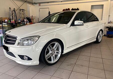 Mercedes-Benz C 180 CGI BlueEFFICIENCY Autom. -