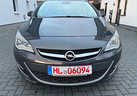 Opel Astra J Sports Toure.1 Hand.Kamera +navi