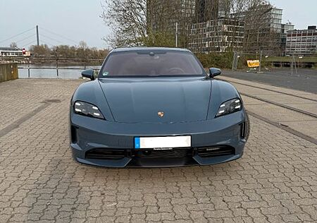 Porsche Taycan 4, 4 Mona te LP 152 T€ Hinterradlenkung