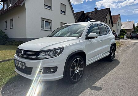 VW Tiguan Volkswagen 2.0 TDI R-Line 4Motion, Panorama, Voll
