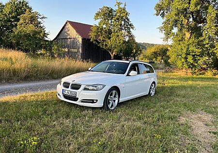 BMW 335i Touring 8-fach bereift