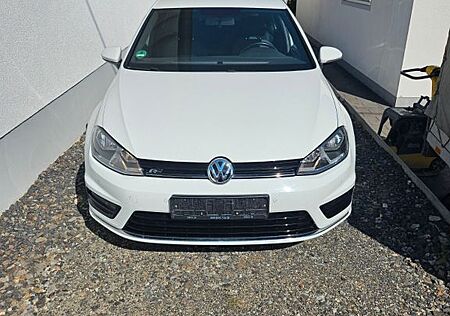 VW Golf Volkswagen 7 2.0 TDI R-Line Ausstattung 150 PS