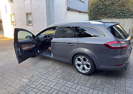 Ford Mondeo 2,0 EcoBoost Titanium Turnier PowerSh