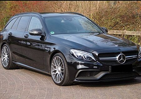 Mercedes-Benz C 63 AMG T-Modell Schalensitze Sport Abg Carbon