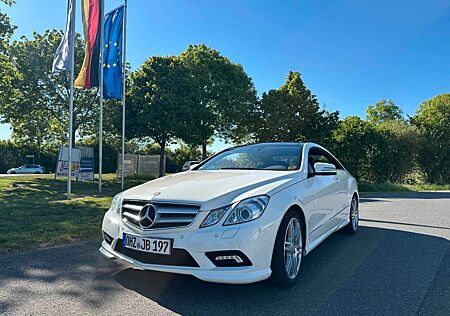 Mercedes-Benz E 250 CDI Coupé, AMG-Paket, Pano
