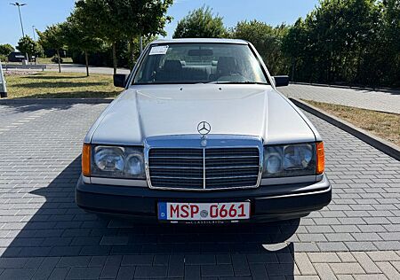 Mercedes-Benz E 260 260 E Automatik/Kein Rost/Museum/Tüv Neu