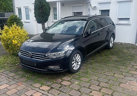 VW Passat Variant Volkswagen 2.0 TDI SCR DSG Variant -