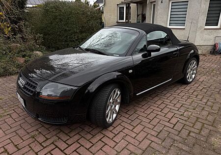 Audi TT Roadster 1.8T 132 kW tiptronic -