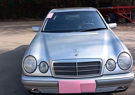 Mercedes-Benz E 240 ELEGANCE Elegance