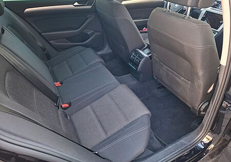 VW Passat Variant Volkswagen 2.0 TDI Trendline Variant Tre...
