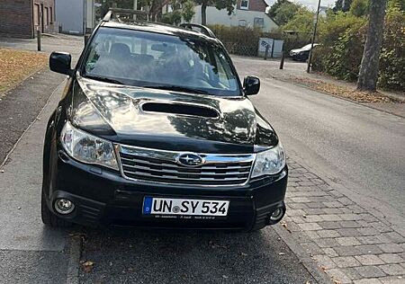 Subaru Forester 2.0D Deep Green Pearl Deep Green Pearl