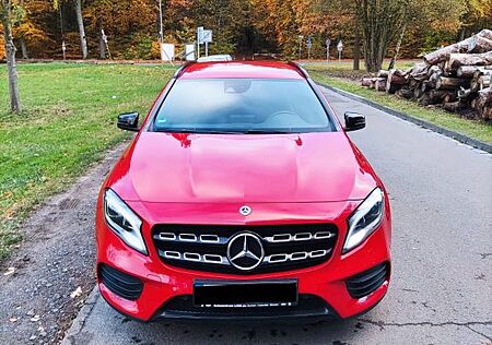 Mercedes-Benz GLA 180 DCT - Edition AMG Line Night Paket