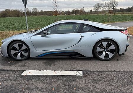 BMW i8 Pure Impulse,