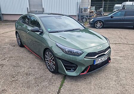 Kia Pro_ceed ProCeed GT // 1.6 T-GDI DCT GT