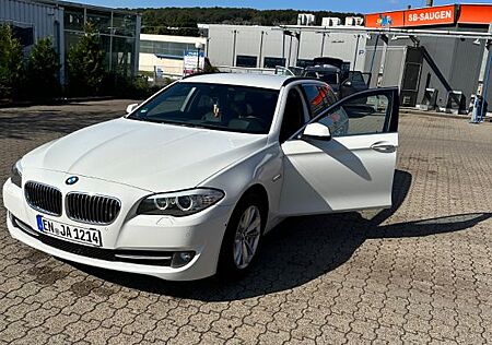 BMW 528i Touring -
