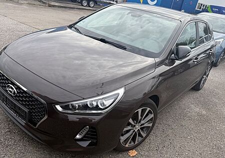 Hyundai i30 Intro,AHK,78.000 KM,Euro 6,Kamera