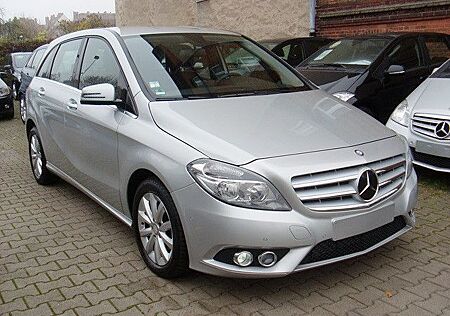 Mercedes-Benz B 180 Automatik / 23.181 Kilometer