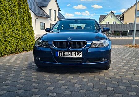 BMW 320d -120tkm, iDrive, Xenon, SD, NAV, PDCs