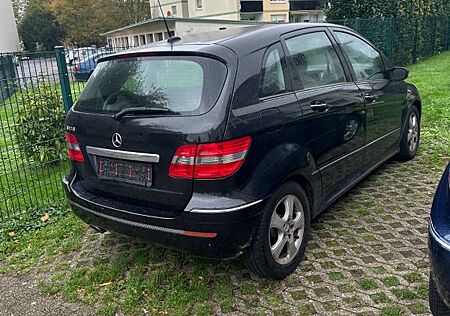 Mercedes-Benz B 170 -