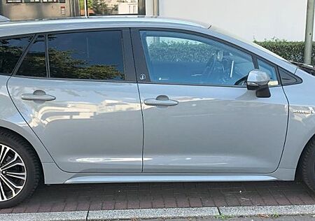 Toyota Corolla Hybrid 2.0 T. Sports Team Deutschland