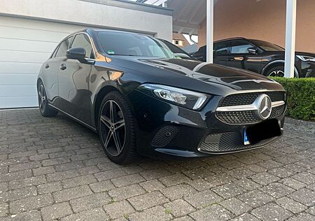 Mercedes-Benz A 180 d DCT -
