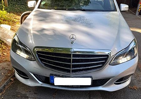Mercedes-Benz E 300 BlueTEC ELEGANCE