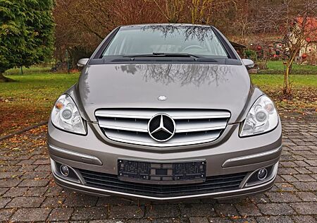 Mercedes-Benz B 200 + AHK abnehmbar