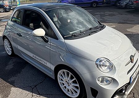 Abarth 695 1.4 T-Jet 16V Essesse Essesse