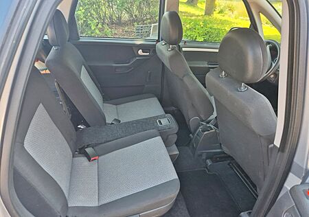 Opel Meriva 1.6 -