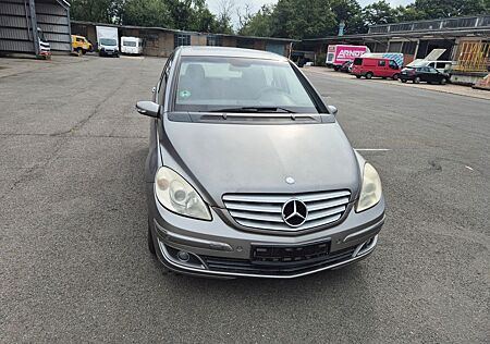 Mercedes-Benz B 170