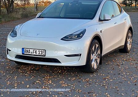 Tesla Model Y Dual Motor AWD MwSt.